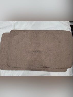 Madison Park king Quilted Pillow Shams in khaki